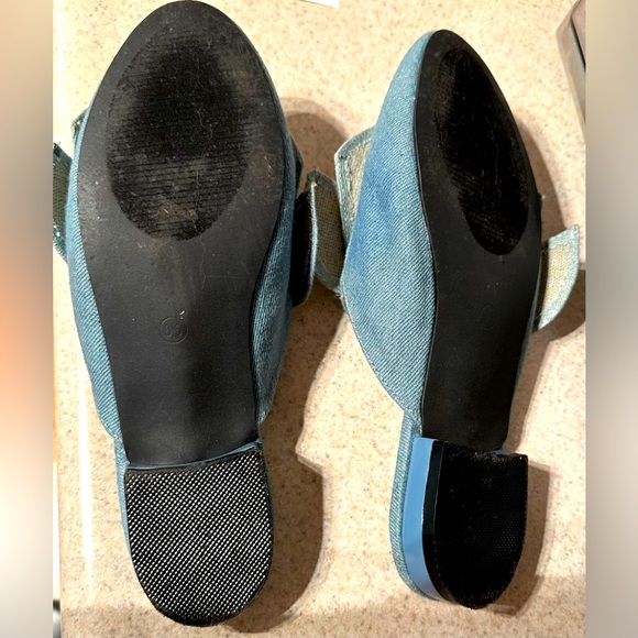 Cape Robbin Woman’s Denim Bow Slip Ons. - Picture 2 of 4